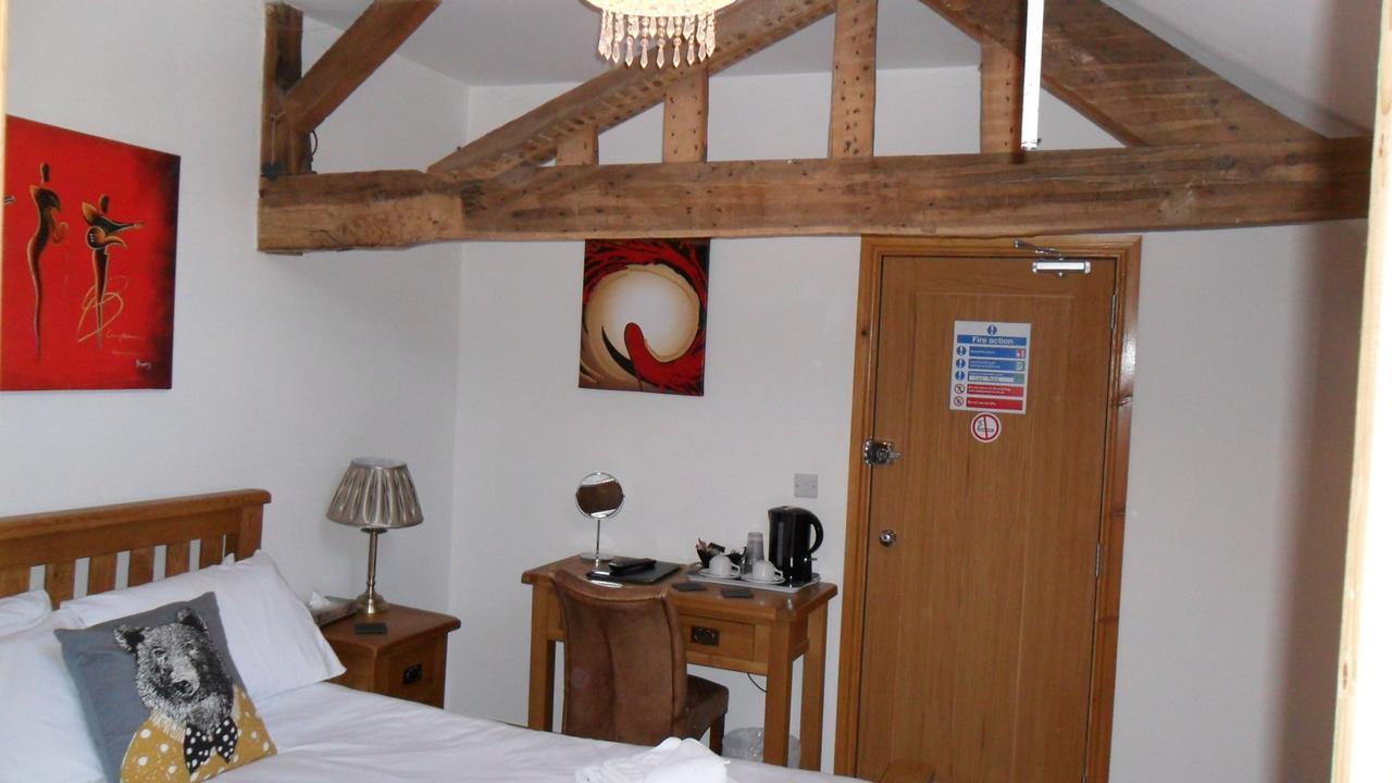 The Bear Bed & Breakfast Rhayader Exterior photo