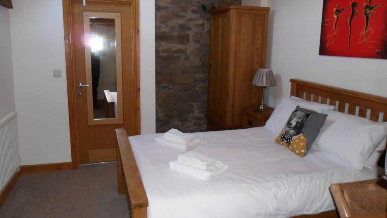 The Bear Bed & Breakfast Rhayader Exterior photo