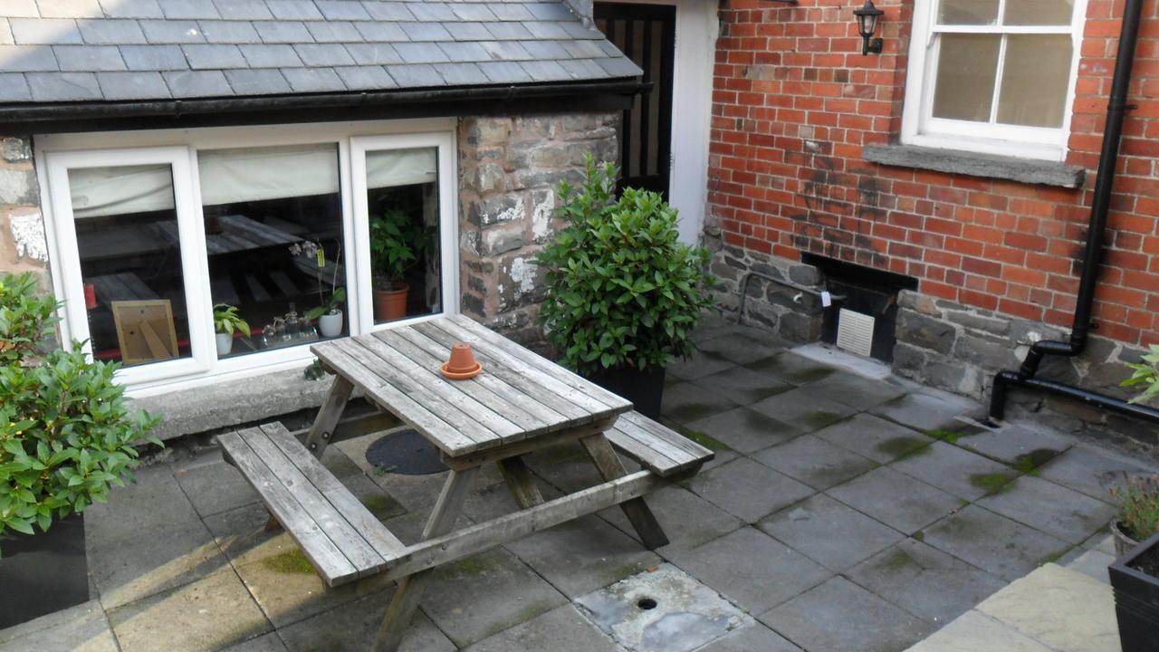 The Bear Bed & Breakfast Rhayader Exterior photo